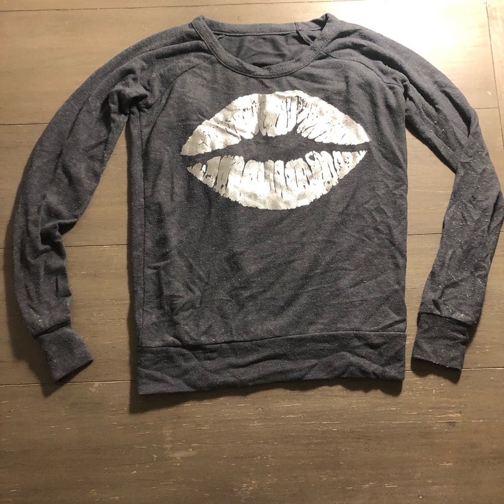 Grey sweatshirt